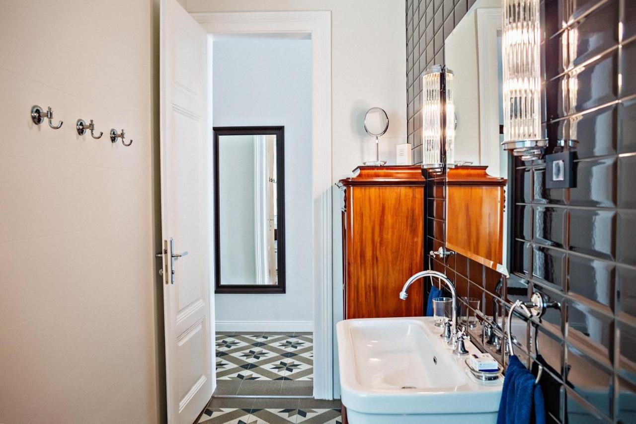 Deluxe Beachfront Apartment Klara, Lovran Ngoại thất bức ảnh